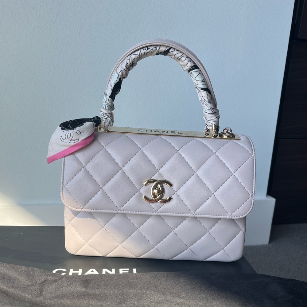 CHANEL Trendy lilac handbag
